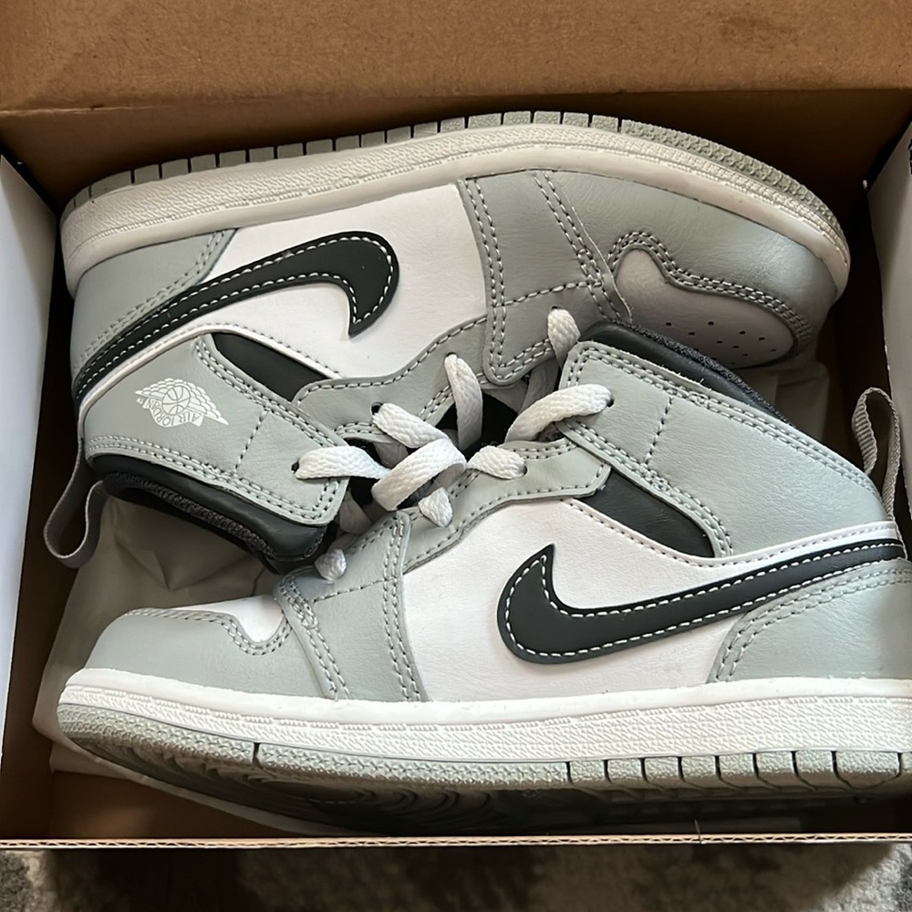 Jordan Kids Sneakers in Gray and Black